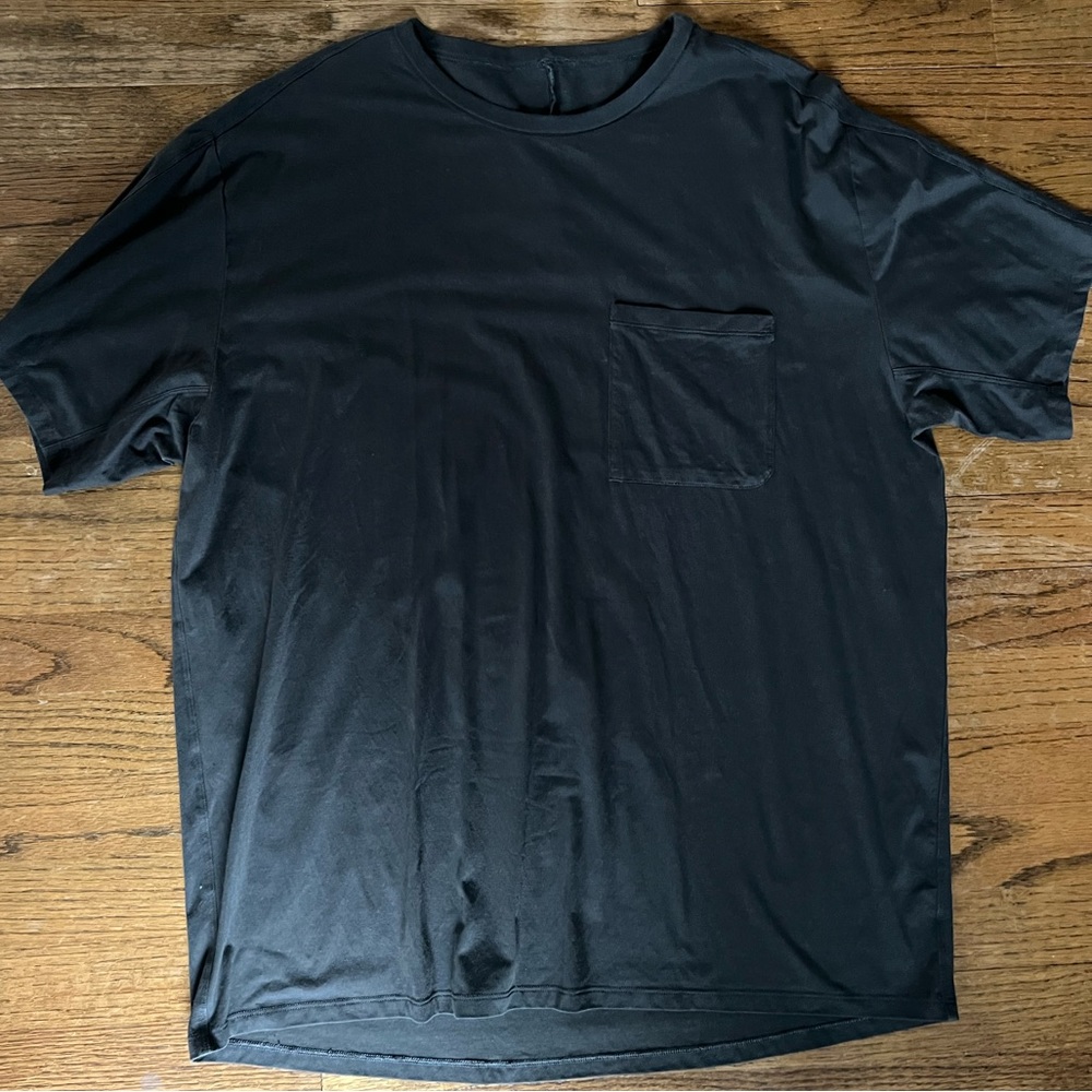 Lululemon t-shirt